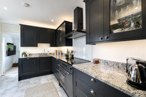 Holmwood Kitchen NEW.png
