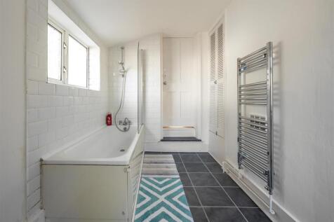2 bed, 1 bath Terraced in birmingham - Photo 4