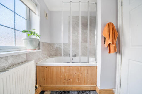 1385807-19-693070...