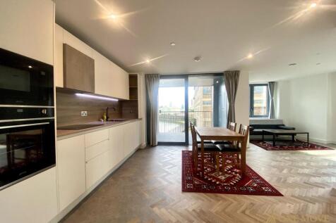 Open house 5.30 - 6pm Saturday 25/07/2026 | 2beds 2 bath | Video Tour available | 24hour Concierge | Residents' Screening Room | Beautiful balcony | Rooftop Garden