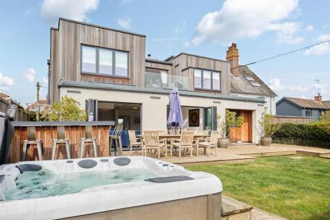 13 Halesworth Road 0.jpg