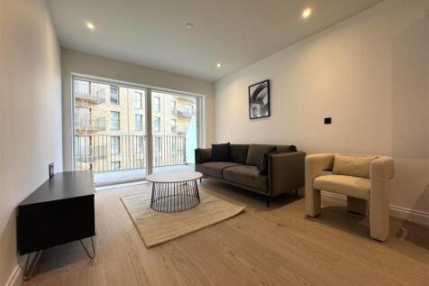 Living area pic 5.jpeg