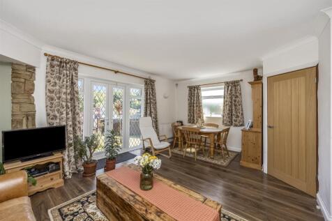 Sitting/Dining Room