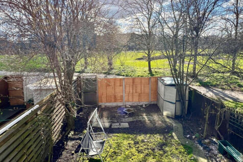 4 Bedroom House, Beckton, E6 For Sale By Barrain L