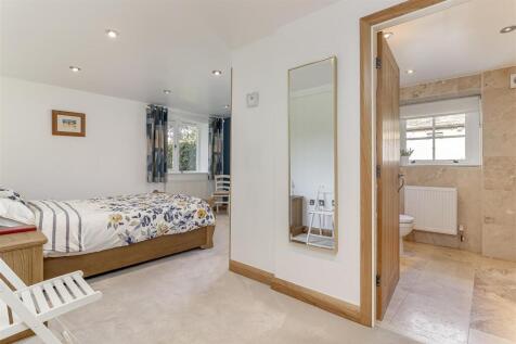 Master Bedroom - C.jpg