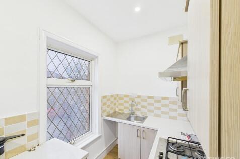 CAM02318G0-PR0566...