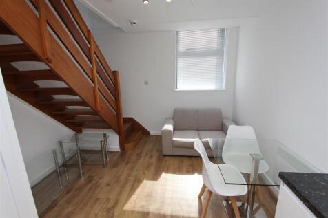 Newly decorated one bedroom DUPLEX apartment at The Chandlers located just off The Calls. The furnished accommodation comprises: Entrance hall, Open plan Living Room with fully fitted Kitchen, to the