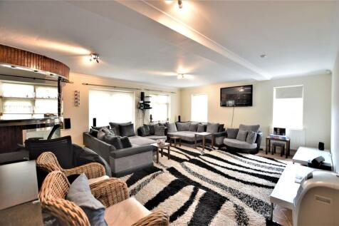 5 Bedroom Detached in SL3 7JU