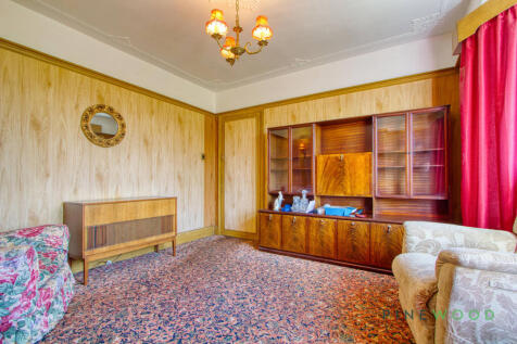 Sitting Room / Dining Room