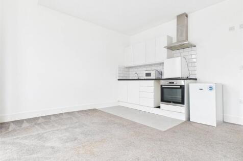 Studio Room: Kitchen