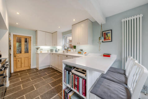 4 bed, 2 bath Terraced in manchester - Photo 7