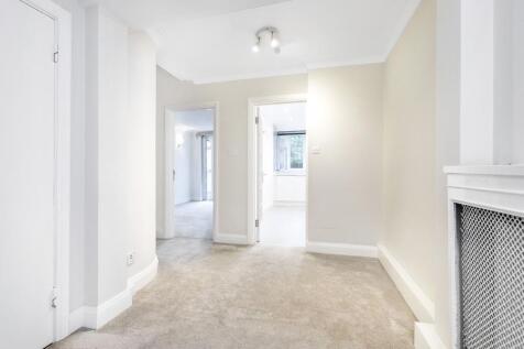 4 bed, 3 bath Terraced in belfast - Photo 7