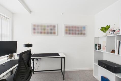 17. CAM04922G0-PR0087-STILL020