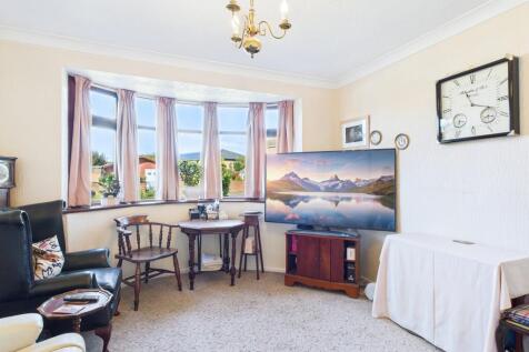 CAM01909G0-PR0404-STILL018