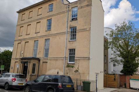 1 Bedroom Flat in GL52 2EE