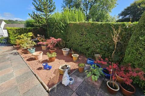 Garden to Side.jpg