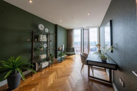 3 bed, 3 bath Apartment in Manchester - Photo 9