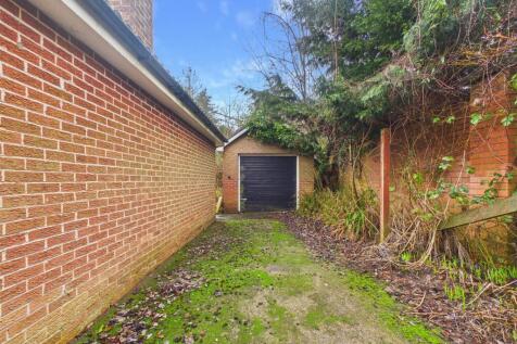 CAM05451G0-PR0099-STILL022.jpg