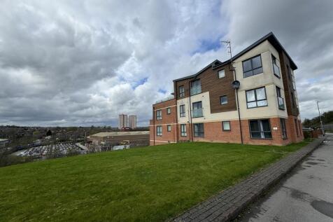 Well-presented furnished two-bedroom ground floor apartment with allocated parking, ideally situated for excellent transport links and easy access to the City.