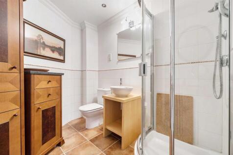 Bedroom 1 En-Suite.jpg