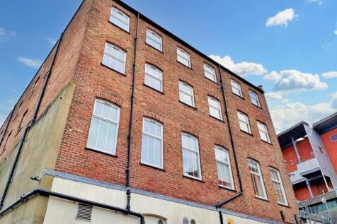 2 Bedroom Flat in BH2 5RH