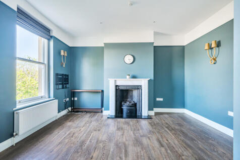 Sitting/Dining Room
