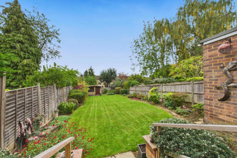 CAM02909G0-PR0498-STILL013