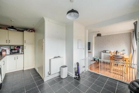 6 LUDLOW CLOSE-13.jpg