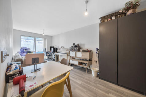 1311143-2-684c390...