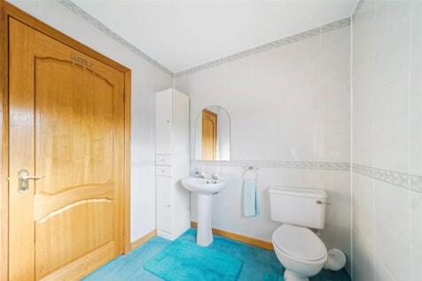 4 bed, 3 bath Detached in Cardiff - Photo 17