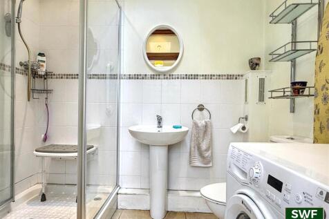 GROUND FLOOR SHOWER ROOM / UTILITY