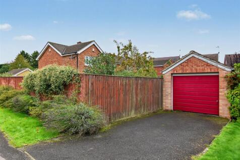 Brick & Tiled Garage