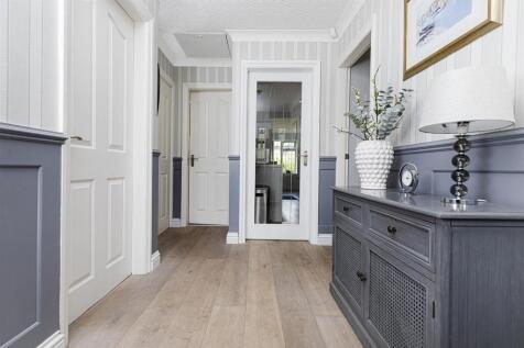 Bramleys Estate Agents - Gernhill Avenue - Fixby (