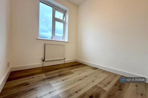 Large Single Bed Room 3