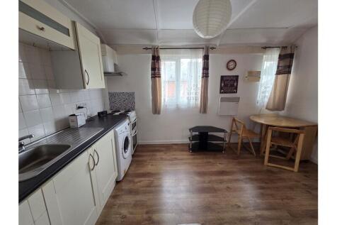 1 Bedroom Flat in TA1 1QQ