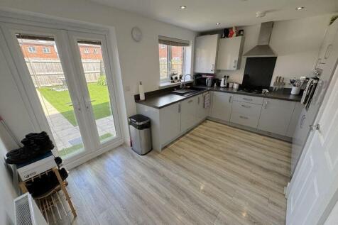Modern Dining Kitchen