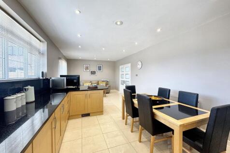 Kitchen/Diner/Snug