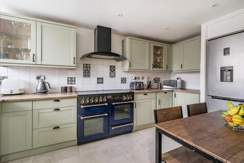 1387398-2-6931a98...