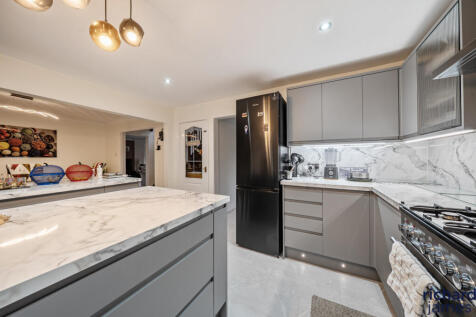 98d936a8d663432b86478eba27683fc3