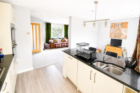 KITCHEN/ DINER