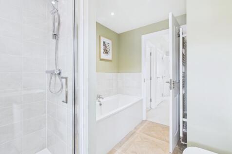 CAM03162G0-PR0107-STILL023