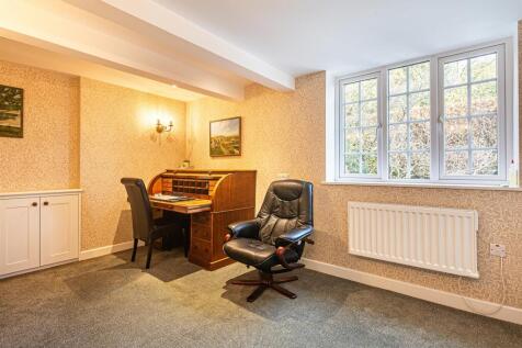 6 bed, 3 bath Detached in Sheffield - Photo 19