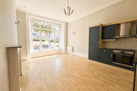 Kitchen / Living Room