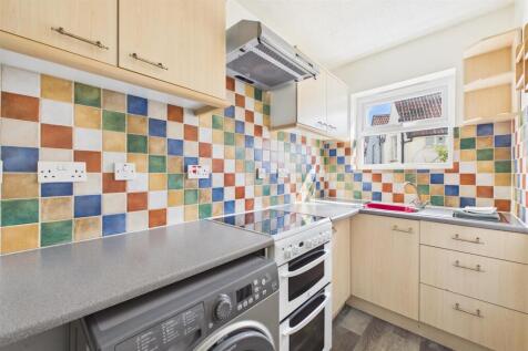 Kitchen 2.jpg