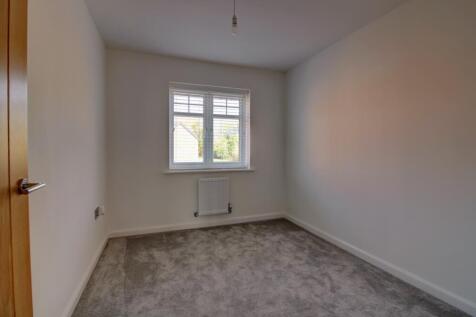 Bedroom - Seymour Green - Matt Clinton EweMove Ken