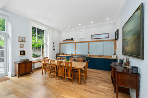 9 bed, 9 bath Town House in Edinburgh - Photo 5