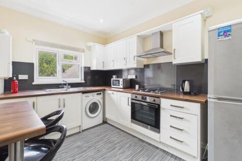 Kitchen (First Floor)