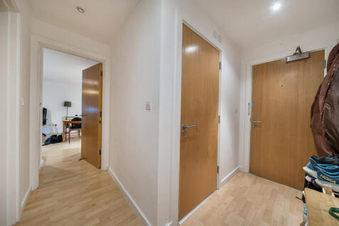 1384712-10-692860...