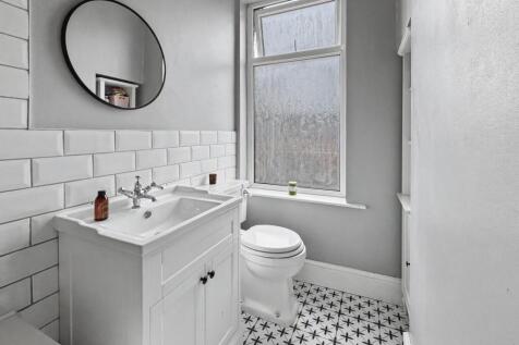 2 bed, 1 bath Terraced in Manchester - Photo 16