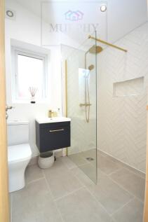 Seam Way, Pontefract (29)Shower room.JPG